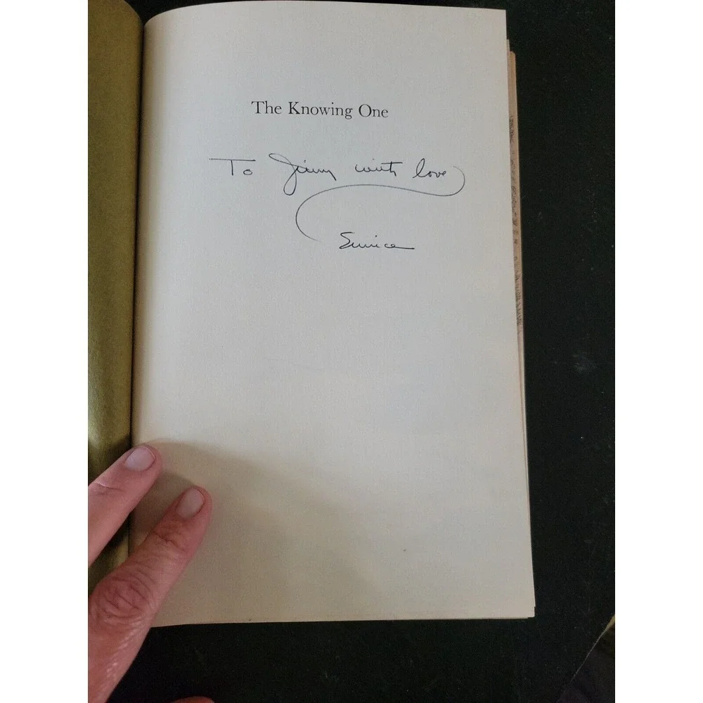 The Knowing One Vintage‎ Childrens Book 1967 Eunice Young Smith *AUTOGRAPHED